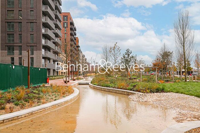 2 Bedroom Flat To Rent In Cedrus Avenue, Southall, UB1