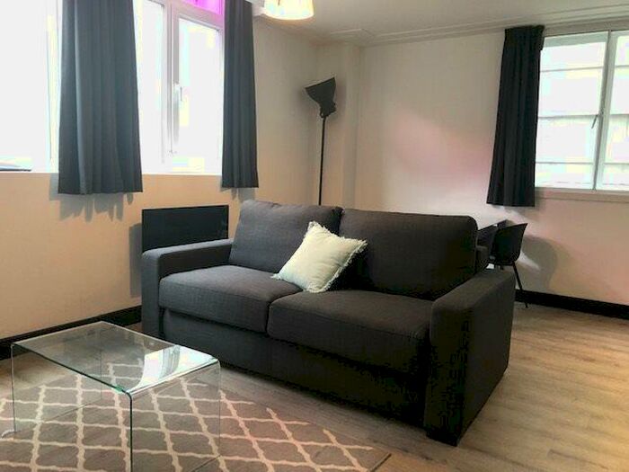 2 Bedroom Flat To Rent In North House, North John Street, L2
