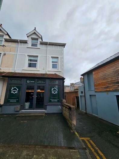 3 Bedroom Flat To Rent In Conway Road, Llandudno Junction, LL31