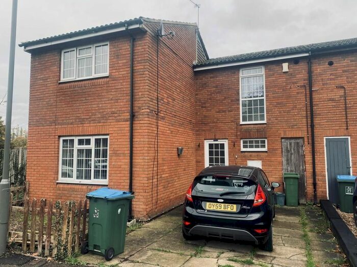 3 Bedroom End Of Terrace House To Rent In Cornbrook Road, Aylesbury, HP21