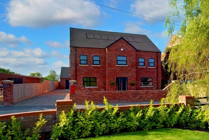 6 Bedroom Detached House For Sale In North End Lane, South Kelsey, Market Rasen, LN7