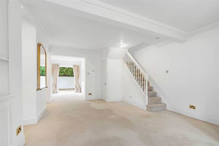 2 Bedroom Terraced House To Rent In Novello Street, SW6