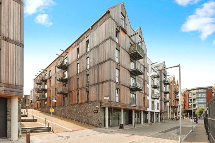 2 Bedroom Flat For Sale In Rope Walk, Bristol, BS1