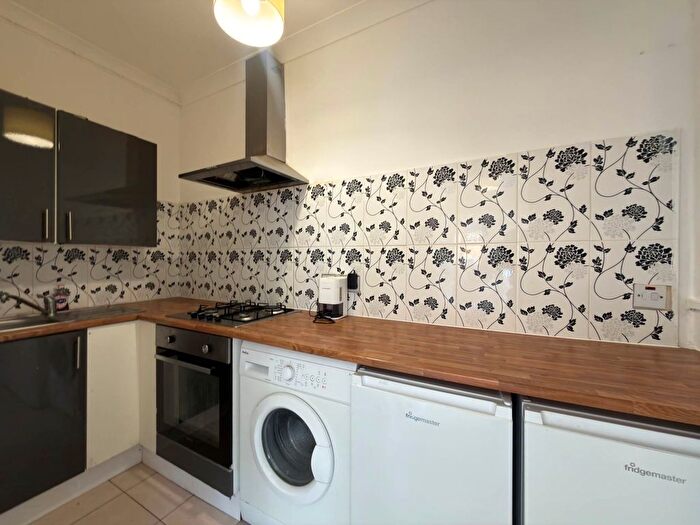 Studio To Rent In Stonard Road, Palmers Green, N13