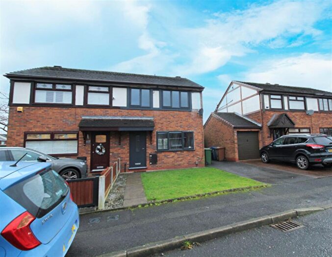 3 Bedroom Semi-Detached House For Sale In Chestnut Gardens, Denton, Manchester, M34