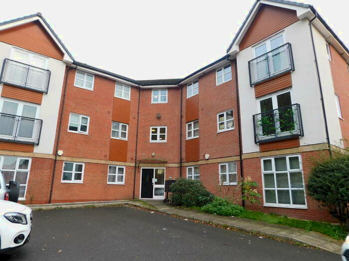2 Bedroom Apartment To Rent In Clearwater Quays, Latchford, Warrington, WA4