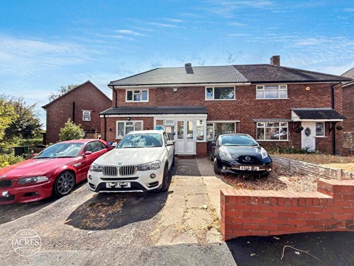 3 Bedroom Semi-Detached House For Sale In Hamstead Road, Great Barr, Birmingham, B43