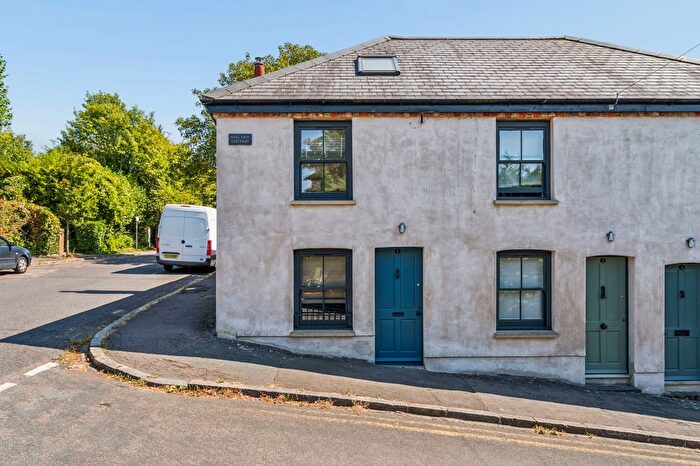 2 Bedroom End Of Terrace House For Sale In Queen Street, High Wycombe, HP13