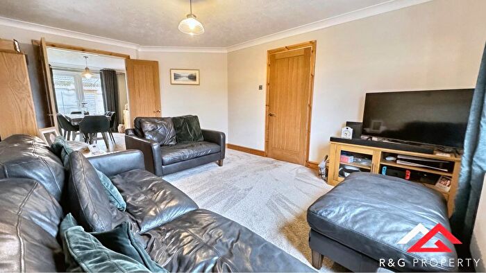 4 Bedroom Detached House For Sale In Magnolia Rise, Trowbridge, BA14