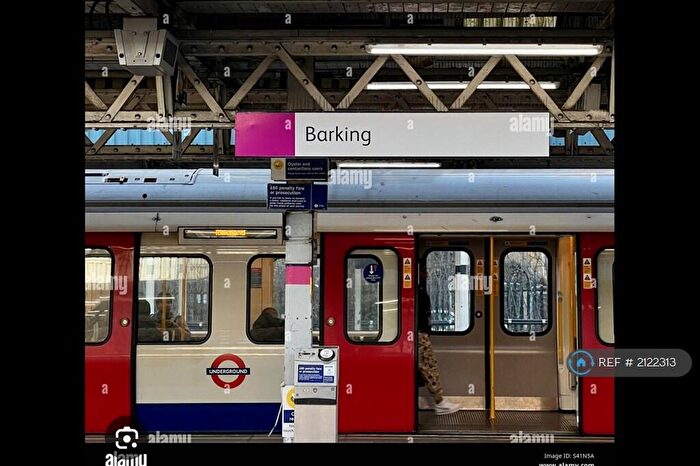 3 Bedroom Terraced House To Rent In Roman Road, Ilford, IG1