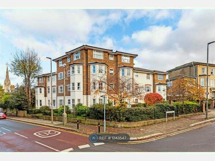 2 Bedroom Flat To Rent In Kings Court, London SW15