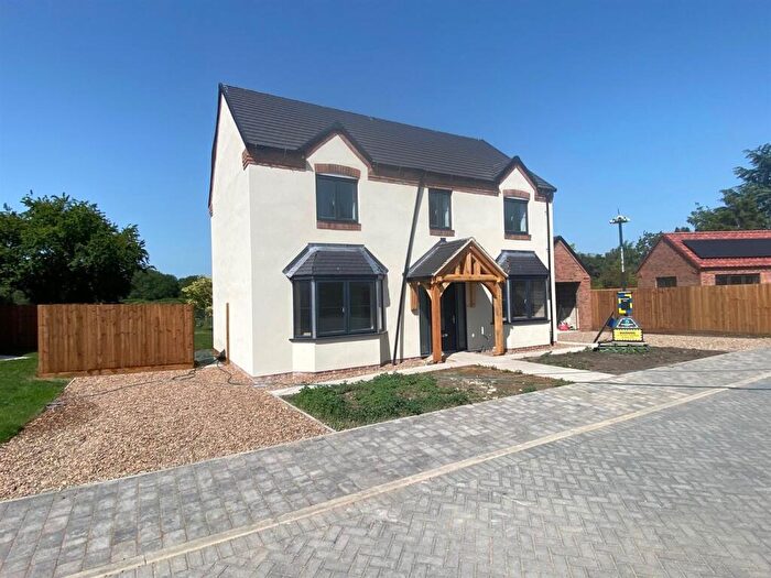 4 Bedroom Detached House For Sale In Grove Grange, Barnby Road, Newark, NG24