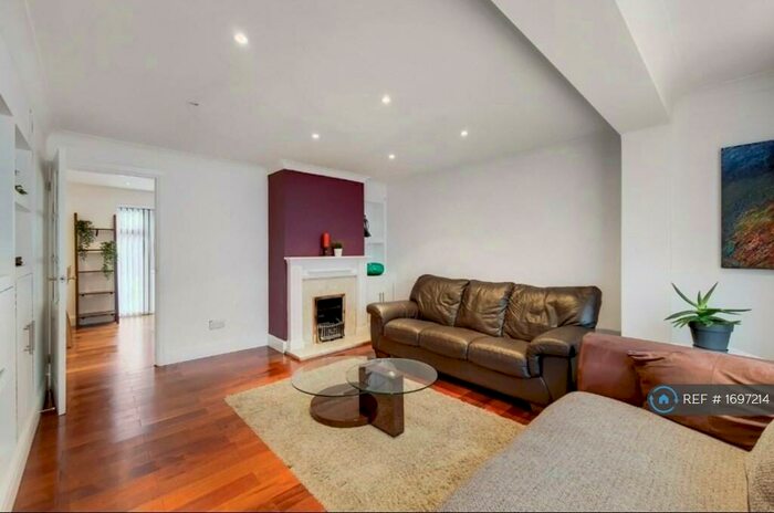 2 Bedroom Terraced House To Rent In Harrow Crescent, Romford, RM3