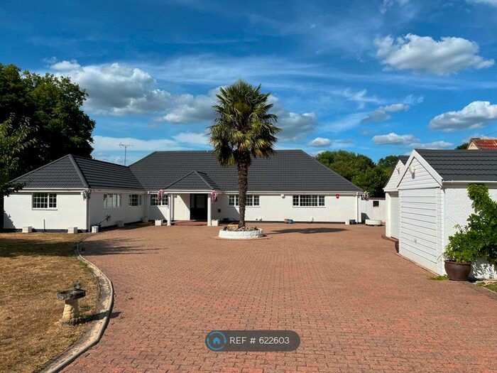 3 Bedroom Detached House To Rent In Down Place, Water Oakley, Windsor, SL4