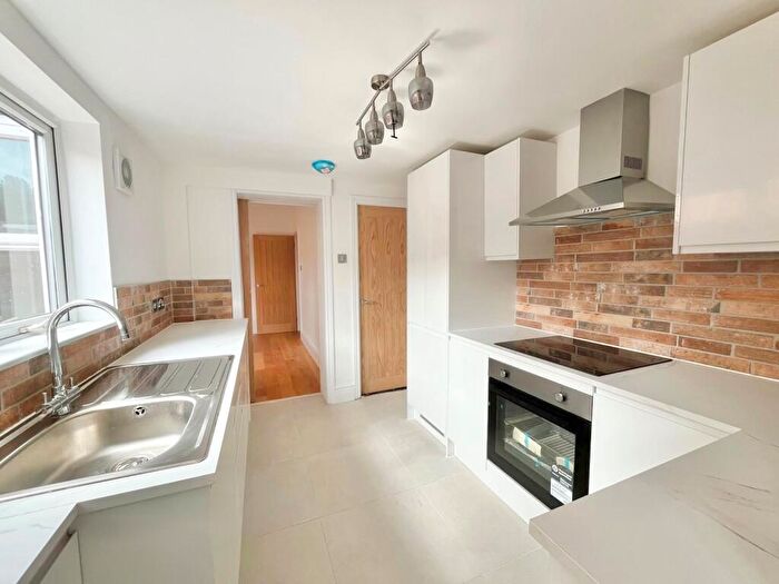 3 Bedroom House To Rent In Buckingham Street, MK12