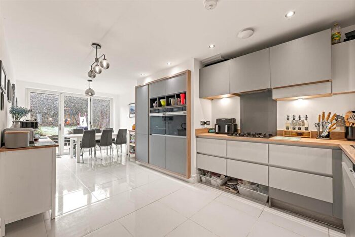 4 Bedroom Detached House For Sale In Cranleigh Road, Woodthorpe, Mastin Moor, Chesterfield, S43