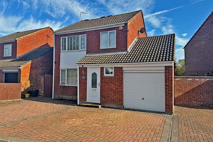 3 Bedroom Detached House For Sale In George Road, Stokenchurch, HP14