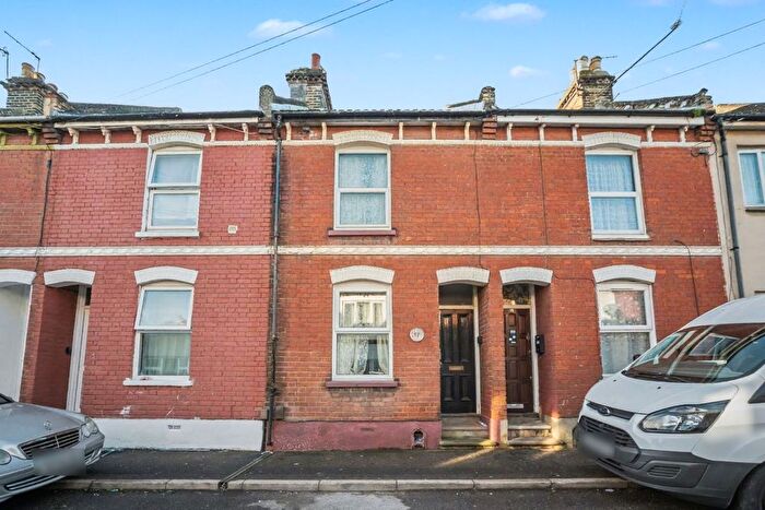 2 Bedroom Terraced House For Sale In Sydney Road, Chatham, Kent, ME4