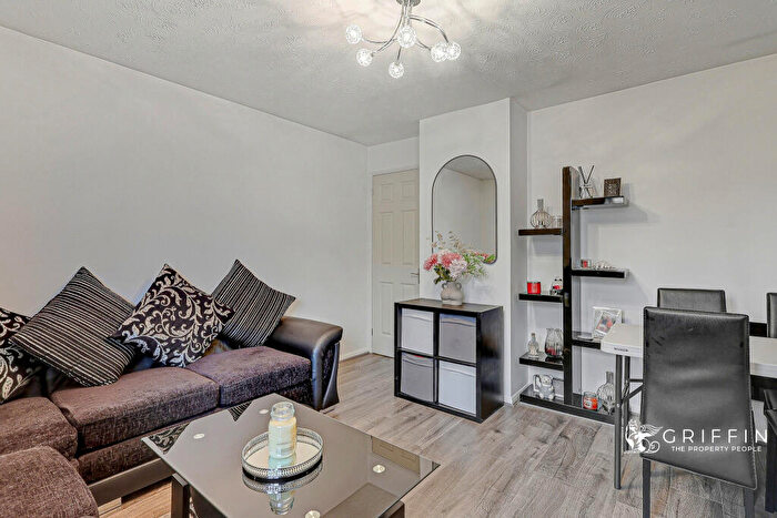 1 Bedroom Maisonette For Sale In Crescent Court, Crescent Avenue, Grays, RM17