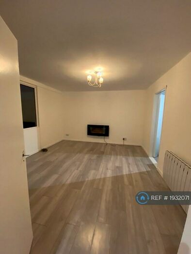 3 Bedroom Terraced House To Rent In Foredrove Lane, Solihull, B92