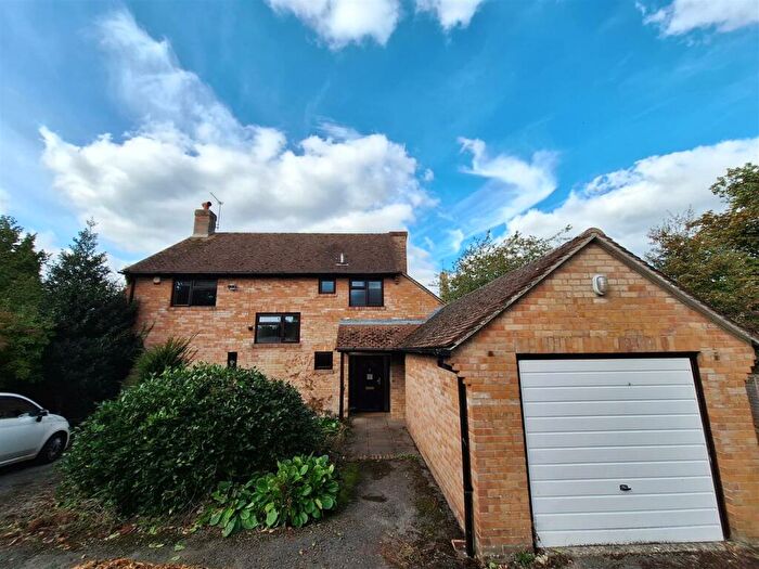 4 Bedroom Detached House To Rent In New Road, Greenham, RG19