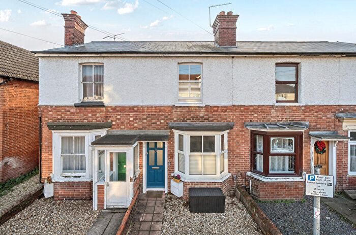 2 Bedroom Terraced House For Sale In Wescott Road, Wokingham, Berkshire, RG40