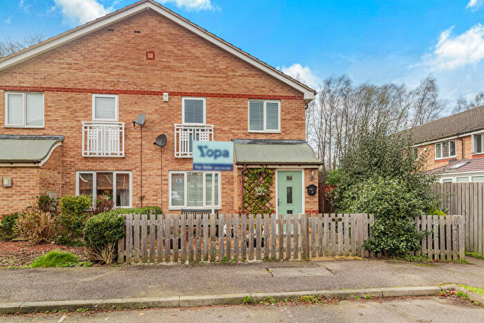 3 Bedroom End Of Terrace House For Sale In Excalibur Way, Chesterfield, S41