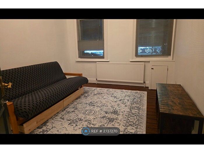 2 Bedroom Flat To Rent In Holloway Road, London, N19