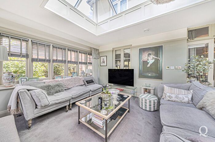 3 Bedroom Detached House For Sale In College Road, Sittingbourne, Kent, ME10