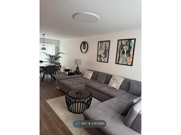 3 Bedroom Detached House To Rent In Eisenhower Road, Basildon, SS15