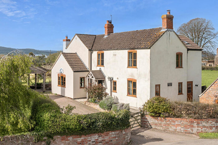 4 Bedroom Detached House For Sale In Woolthorpe, Arlingham, GL2