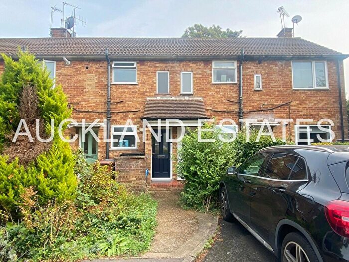 1 Bedroom Apartment To Rent In Great Slades, Potters Bar, EN6