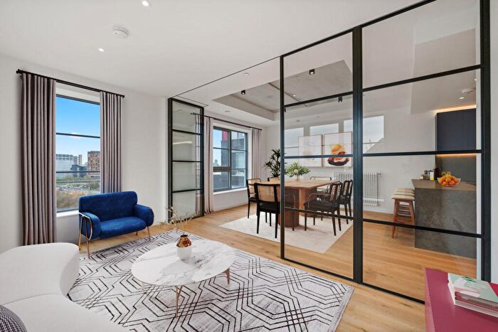 3 Bedroom Apartment For Sale In Goodluck Hope Walk, Douglass Tower, E14