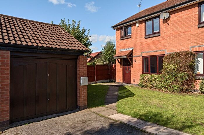 3 Bedroom Semi-Detached House For Sale In Christopher Close, Wollaton, Nottingham, Nottinghamshire, NG8