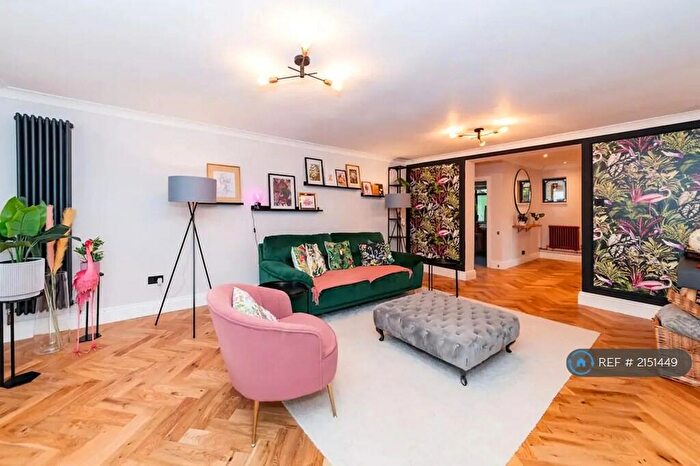 5 Bedroom Bungalow To Rent In Halls Road, Tilehurst, Reading, RG30