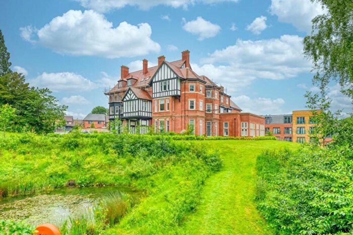 2 Bedroom Apartment For Sale In New House Farm Drive, Northfield, B31