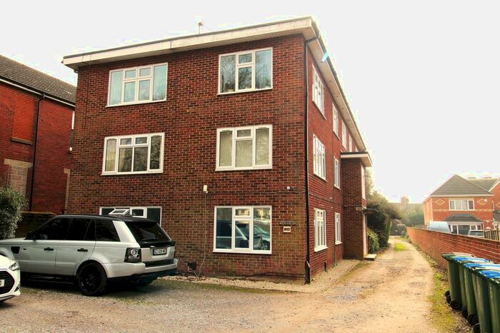 2 Bedroom Flat To Rent In Archers Road, Southampton, SO15