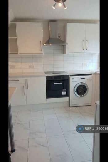 3 Bedroom End Of Terrace House To Rent In Leach Road, Bicester, OX26