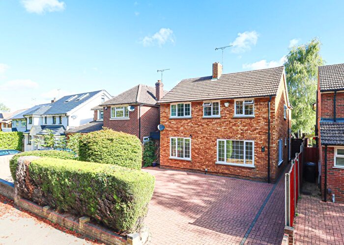 4 Bedroom Detached House For Sale In Admirals Walk, St. Albans, Hertfordshire, AL1