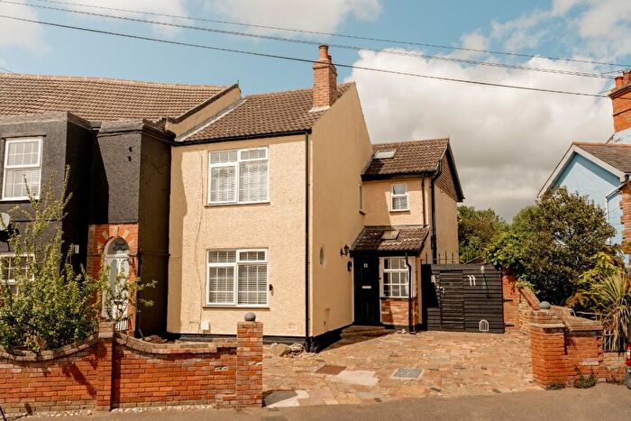 3 Bedroom End Of Terrace House For Sale In Birds Lane, Lowestoft, Suffolk, NR33