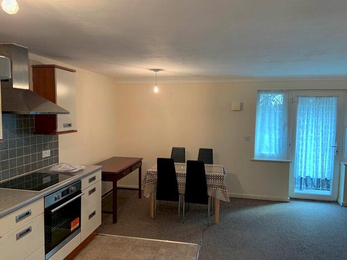 2 Bedroom Flat To Rent In Duett Court, St Giles Close, Heston TW5