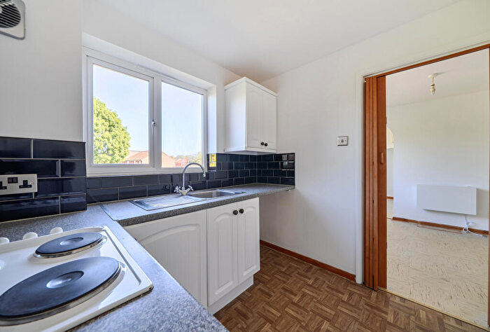 1 Bedroom Apartment For Sale In Mullards Close, Mitcham, CR4