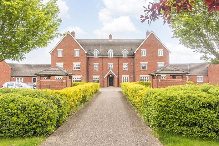 3 Bedroom Apartment For Sale In Woodgreen Close, Desborough, NN14