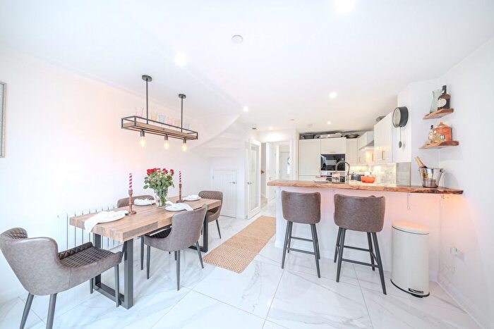 4 Bedroom Town House For Sale In Kingdom Court, Chepstow, NP16