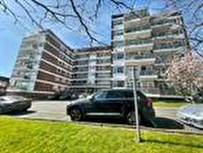 1 Bedroom Apartment To Rent In Embassy Lodge, Regents Park Road, London, N3