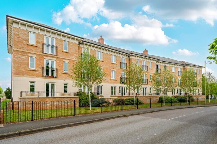2 Bedroom Flat For Sale In Heald Court, Meadow Way, Carterton, Oxfordshire, OX18