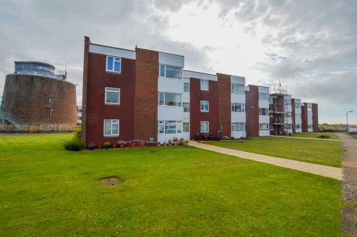 2 Bedroom Flat To Rent In Raglan Court, BN24