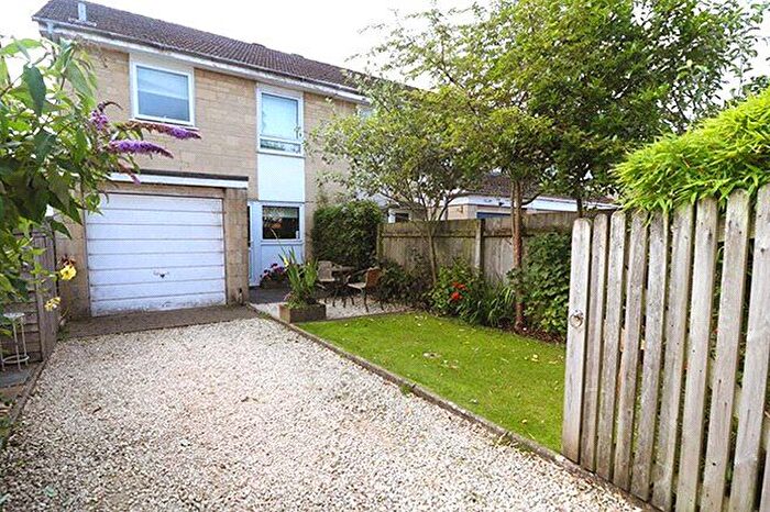 3 Bedroom End Of Terrace House To Rent In Hakeburn Road, Cirencester, Gloucestershire, GL7