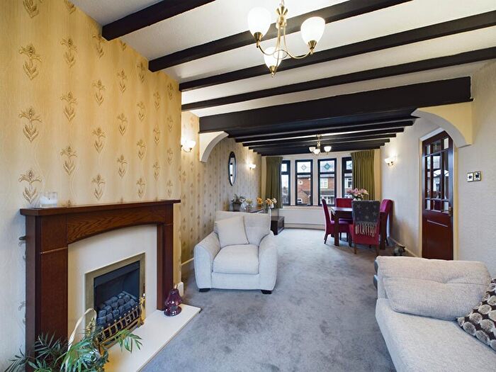 3 Bedroom Semi-Detached House For Sale In West Bank Road, Allestree, DE22