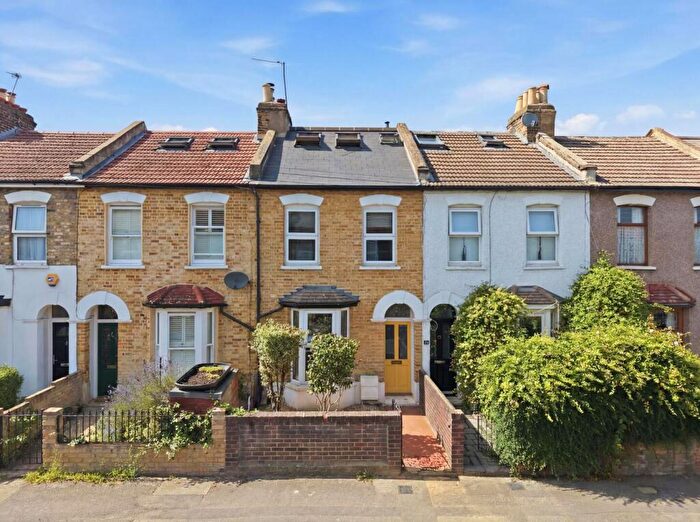 3 Bedroom Terraced House For Sale In Chestnut Avenue, Forest Gate, E7
